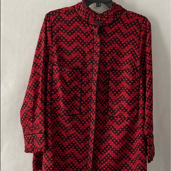 Eshakti Size 1x Chevron Red Heart Print Crepe Ruffle Black Trim Shirt - Picture 3 of 16